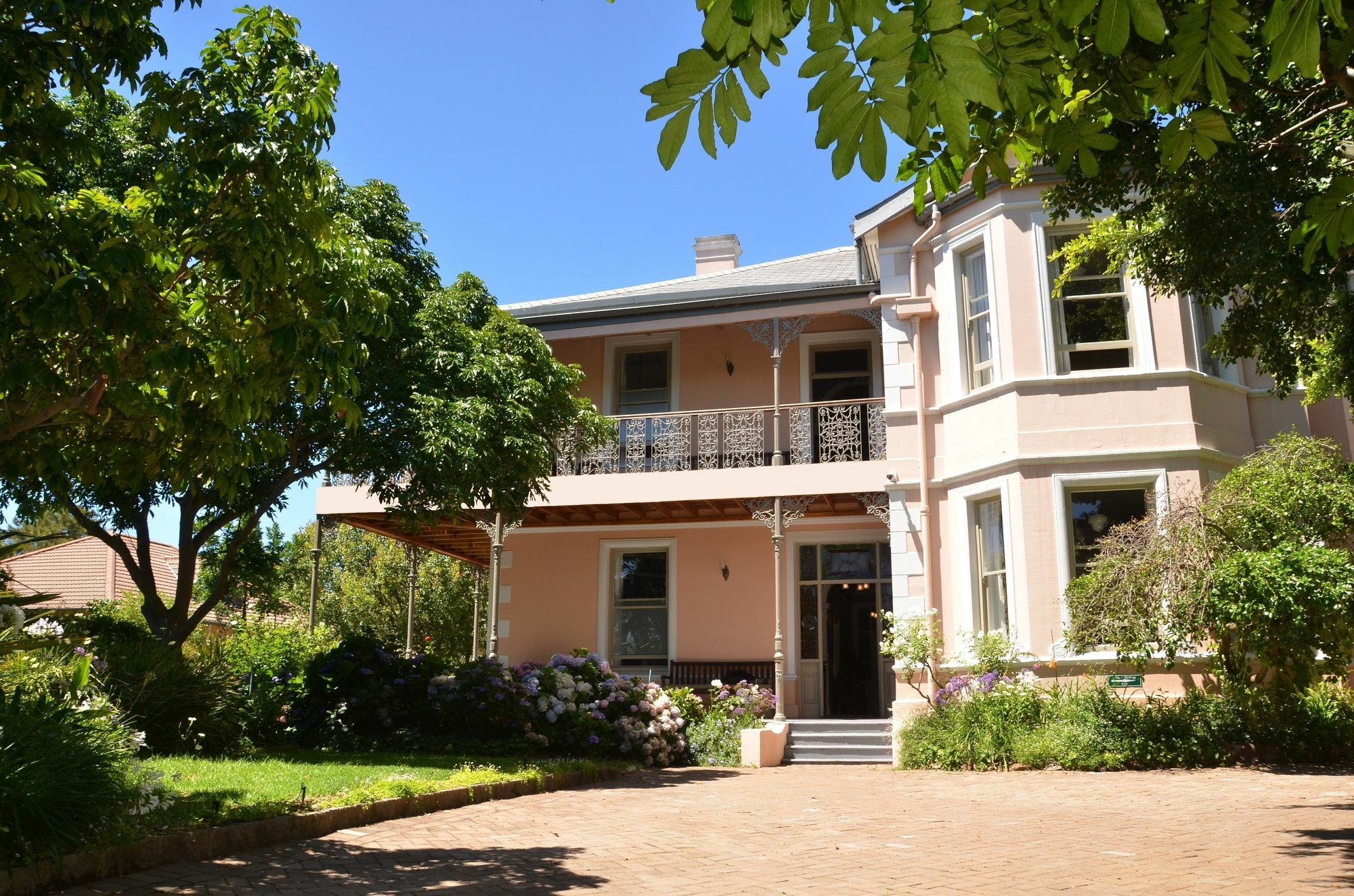 Guest house Medindi Manor 3*